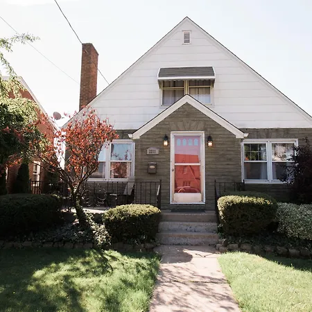 The Little Italy Of Niagara Falls Bed & Breakfast-2