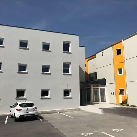 Première Classe Amiens-3