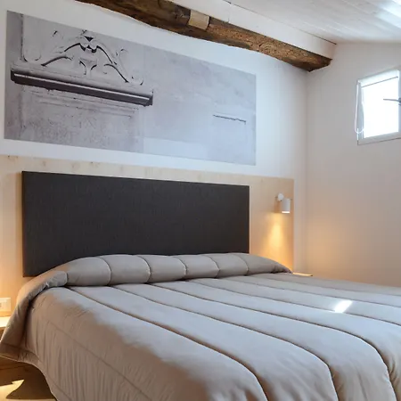 Le Stanze Del Lago Apartments-2