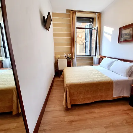 Hotel Aurora-3