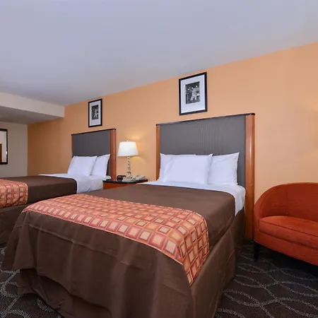 Media Inn & Suites-3