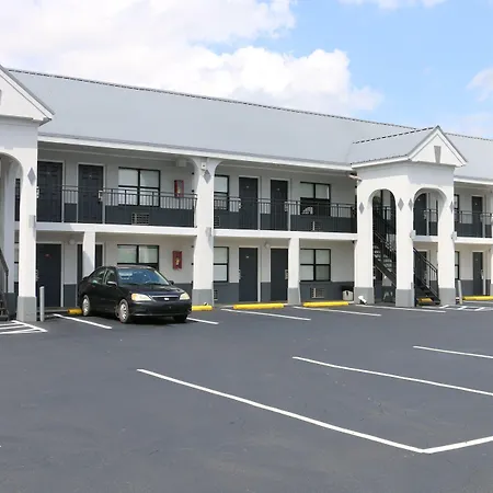 Travelodge By Wyndham Calhoun South I-75-2