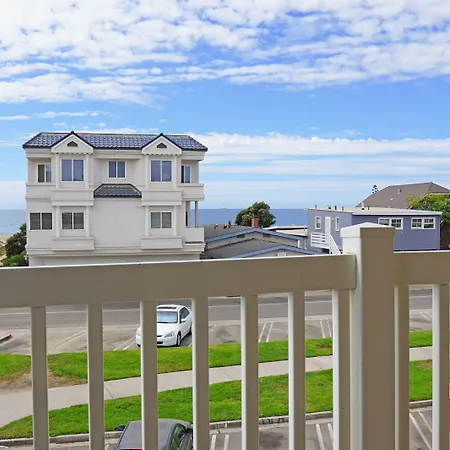 Ocean Surf Inn & Suites-3
