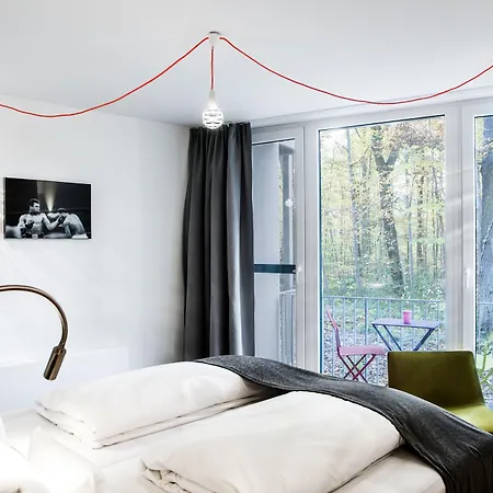 V-Hotel-3