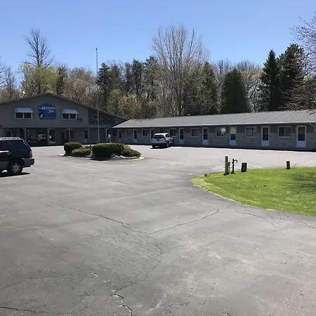 Marinette Inn-3