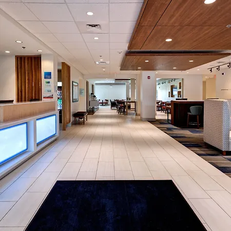 Holiday Inn Express & Suites Manhattan By Ihg-3