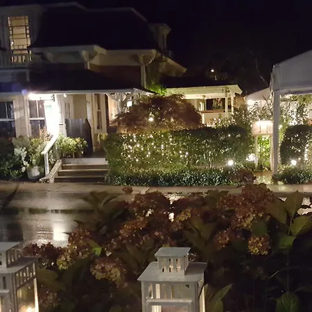 The Oak Bluffs Inn-3