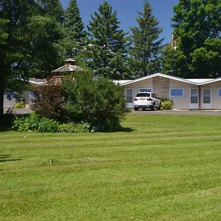 Stratford Suburban Motel-3