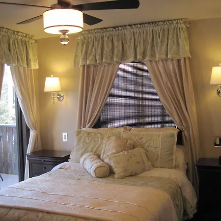 The North Shore Inn-2
