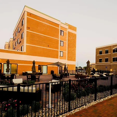 Courtyard Bay City-2
