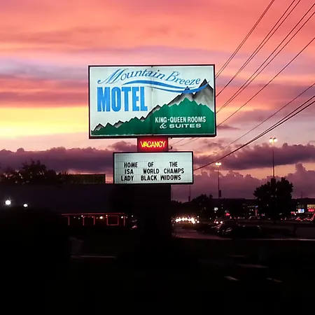 Mountain Breeze Motel-3