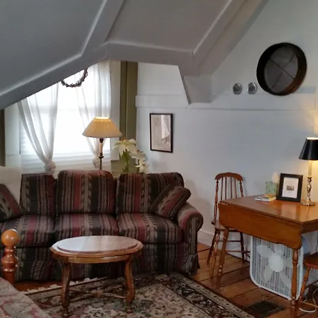 Clifford House Private Home B&B-2