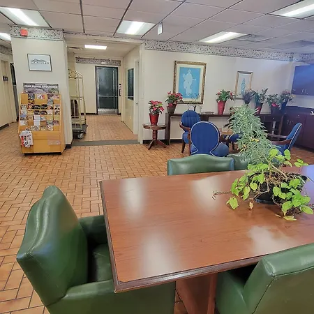 Studio 9 Inn & Suites-2