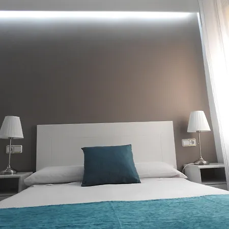 Hostal Bruna Paseo Del Prado-2
