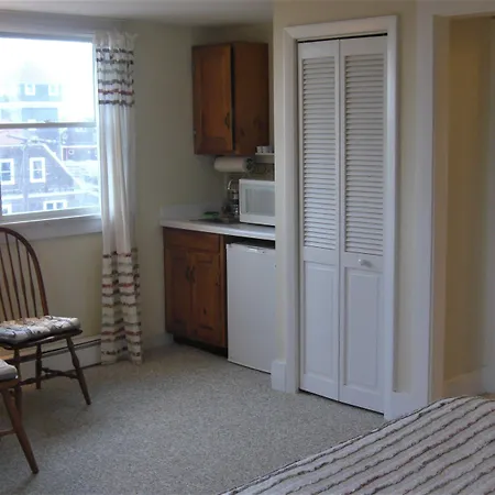 Seafarer Inn-3