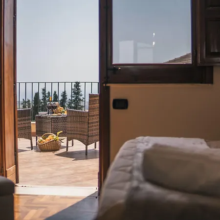 Villa La Lumia B&B Suites&Apartments-2