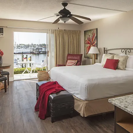 Cove Inn On Naples Bay-2