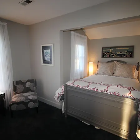 Nantucket Whale Inn, Half Moon Bay-2