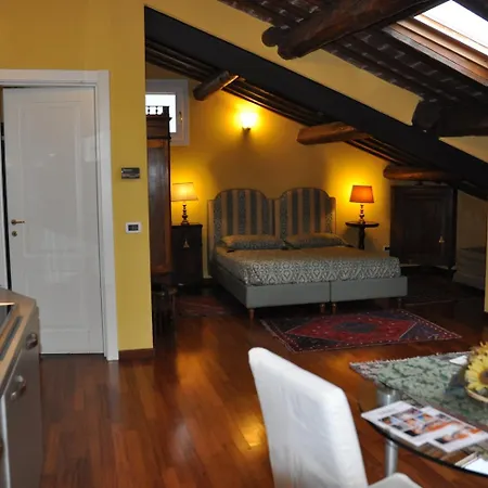 Piazza Nova Guest House-2