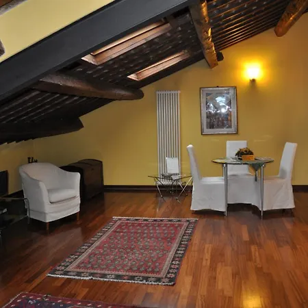 Piazza Nova Guest House-3