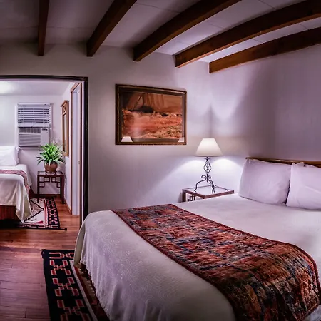 Stone Lizard Lodge-3