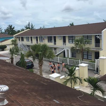 Colony Club Inn & Suites-3