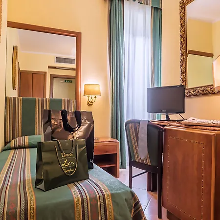 Raeli Hotel Lux-3