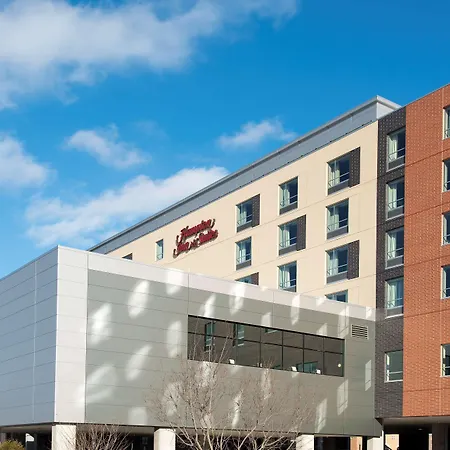 Hampton Inn & Suites Grand Rapids Downtown-2
