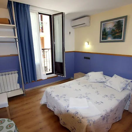 Pension Irune By Vivere Stays-2