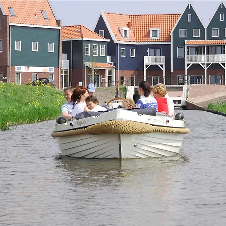 Roompot Hotel Marinapark Volendam-3