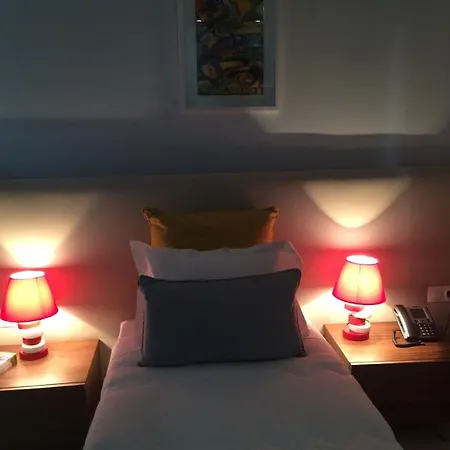 Hotel Adef-3