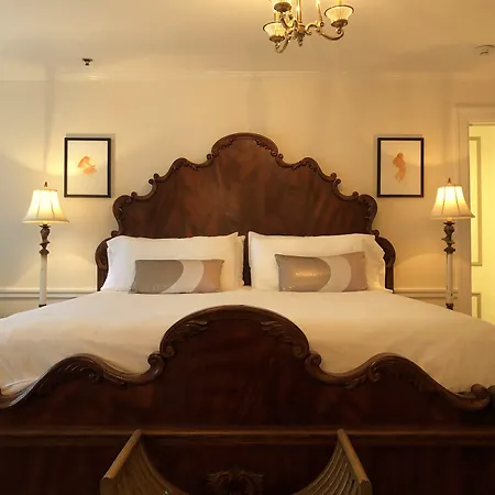 Ivy Manor Inn Village Center-3