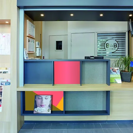 B&B HOTEL Lille Roubaix Campus Gare-3