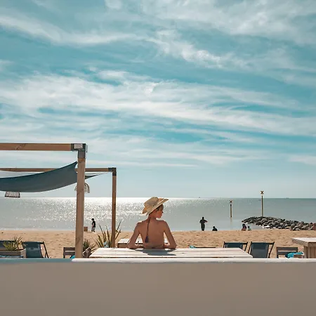 Hôtel Le Rivage vue sur mer - LOGIS - Châtelaillon-plage-3
