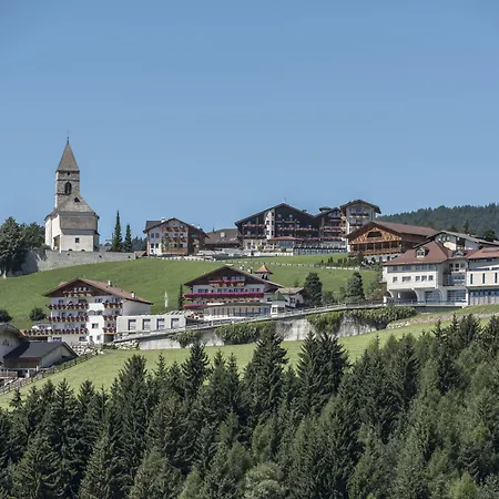 Panoramahotel Huberhof-3