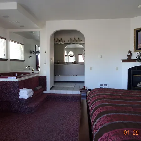 Breakers Boutique Inn-2