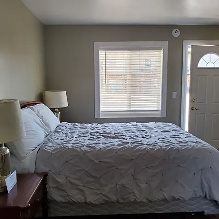 Golden Gate Lodging-2