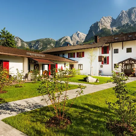 Bayern Resort Hotel - Adults only - mit Zugspitzblick - Eibsee-Nähe - Wellnessbereich - Naturpool im Sommer-2