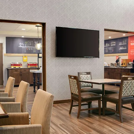 Hampton Inn & Suites-Hudson Wisconsin-3