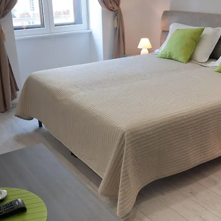 Brilliant Room-2