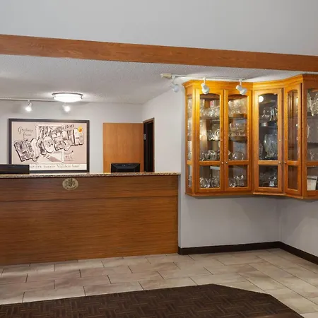 Super 8 By Wyndham Green Bay Near Stadium-2