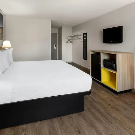 Days Inn By Wyndham Cambridge-2