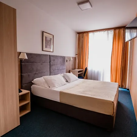 Hotel Slavija-3