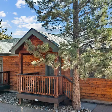 Mountain Shadows Cabins-2