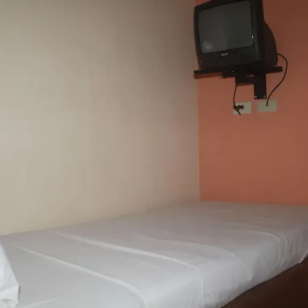 Park Bed And Breakfast Hotel Pasay-2