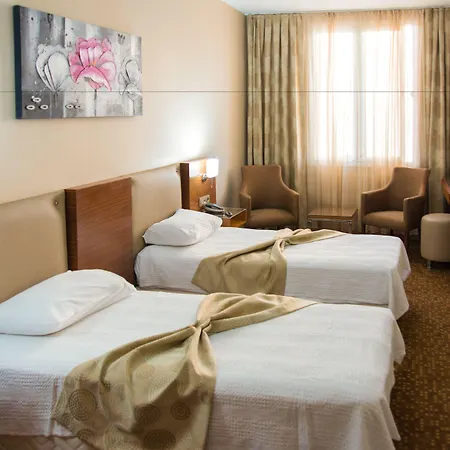 Nobel Hotel-2