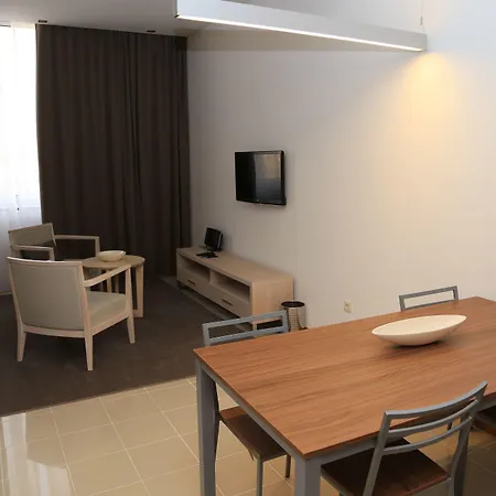 Fly Hotel-3