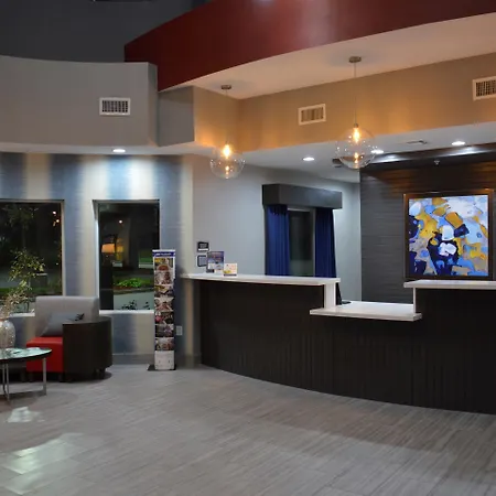Best Western Plus Airport Inn & Suites-3