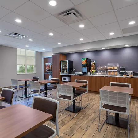 Microtel Inn & Suites By Wyndham Niagara Falls-3