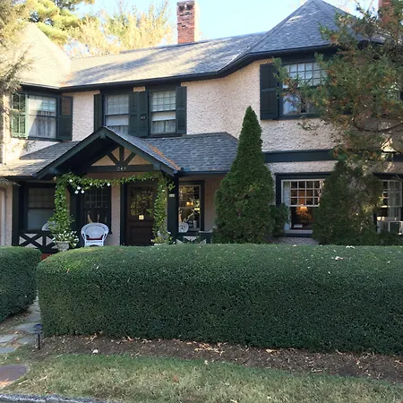 Pinecrest Bed & Breakfast-2